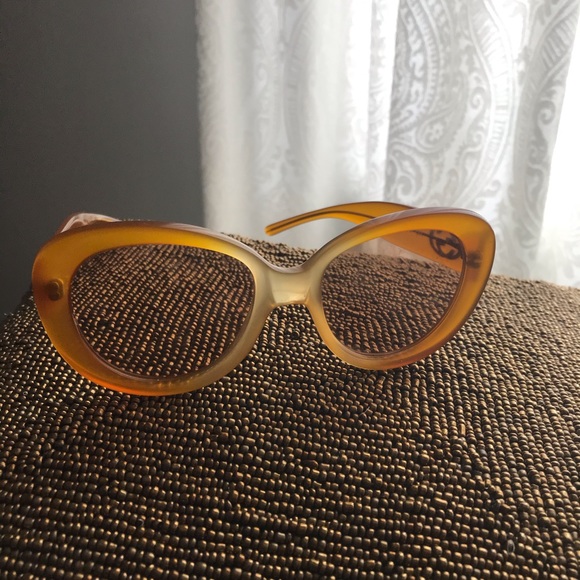 Gucci Accessories - Gucci Sun Glasses